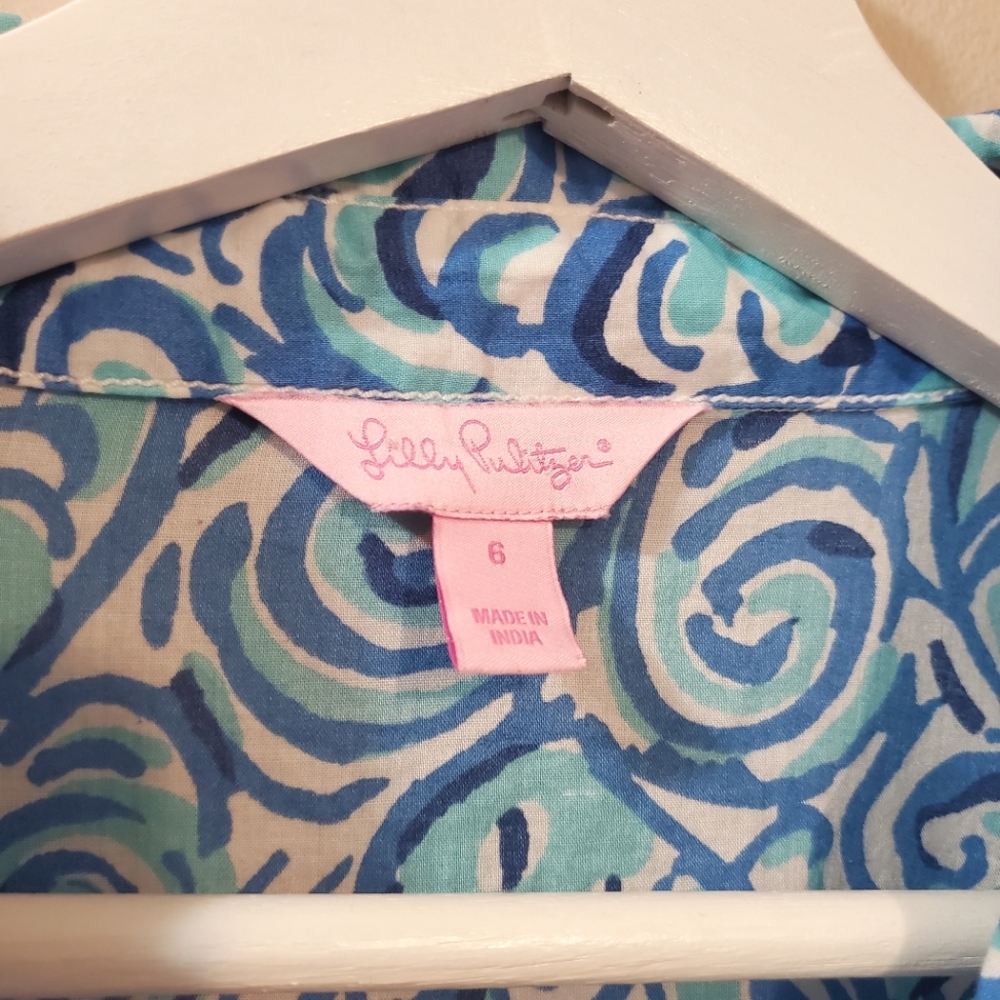 Lilly Pulitzer - Subtle Fish Print Design Blouse - Size 6 - Picture 3 of 7